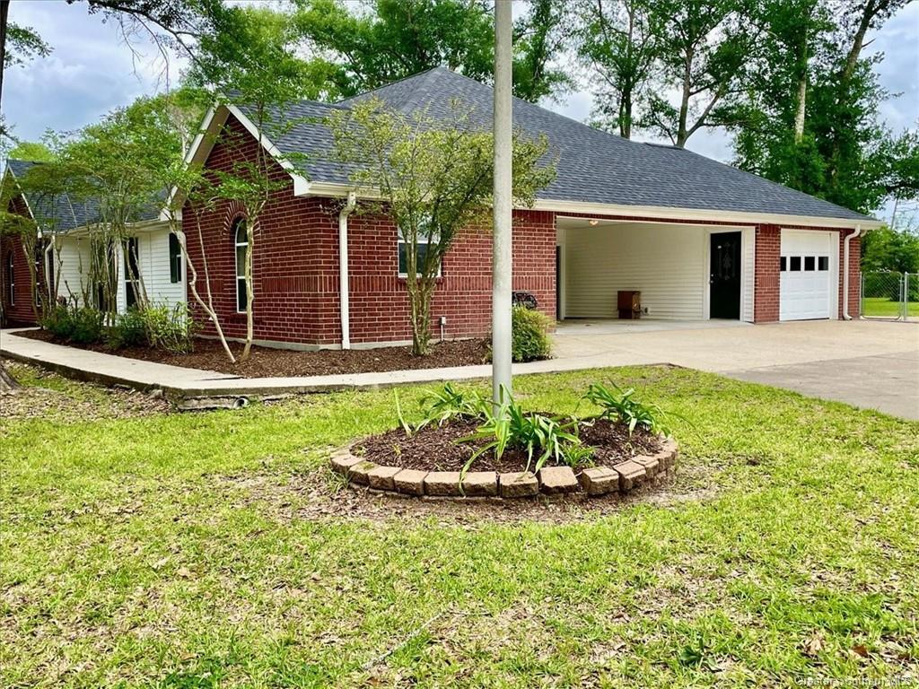 Property Photo: 885 Beau Avenue LA 70611