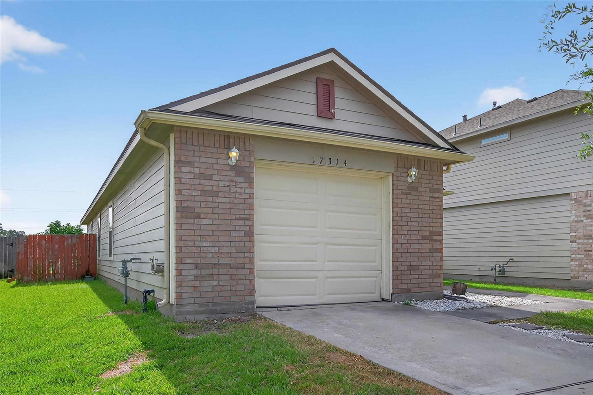 Property Photo: 17314 Blackstone Trails Drive TX 77396