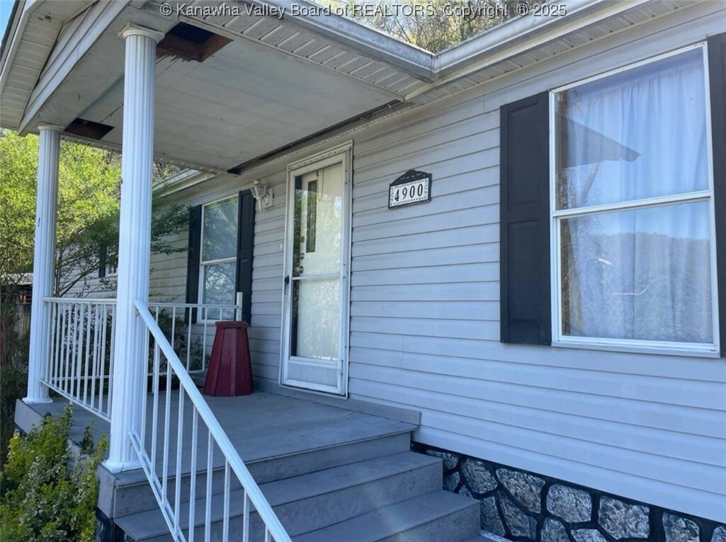 Property Photo: 4900 & 4904 Jonquil Drive WV 25306