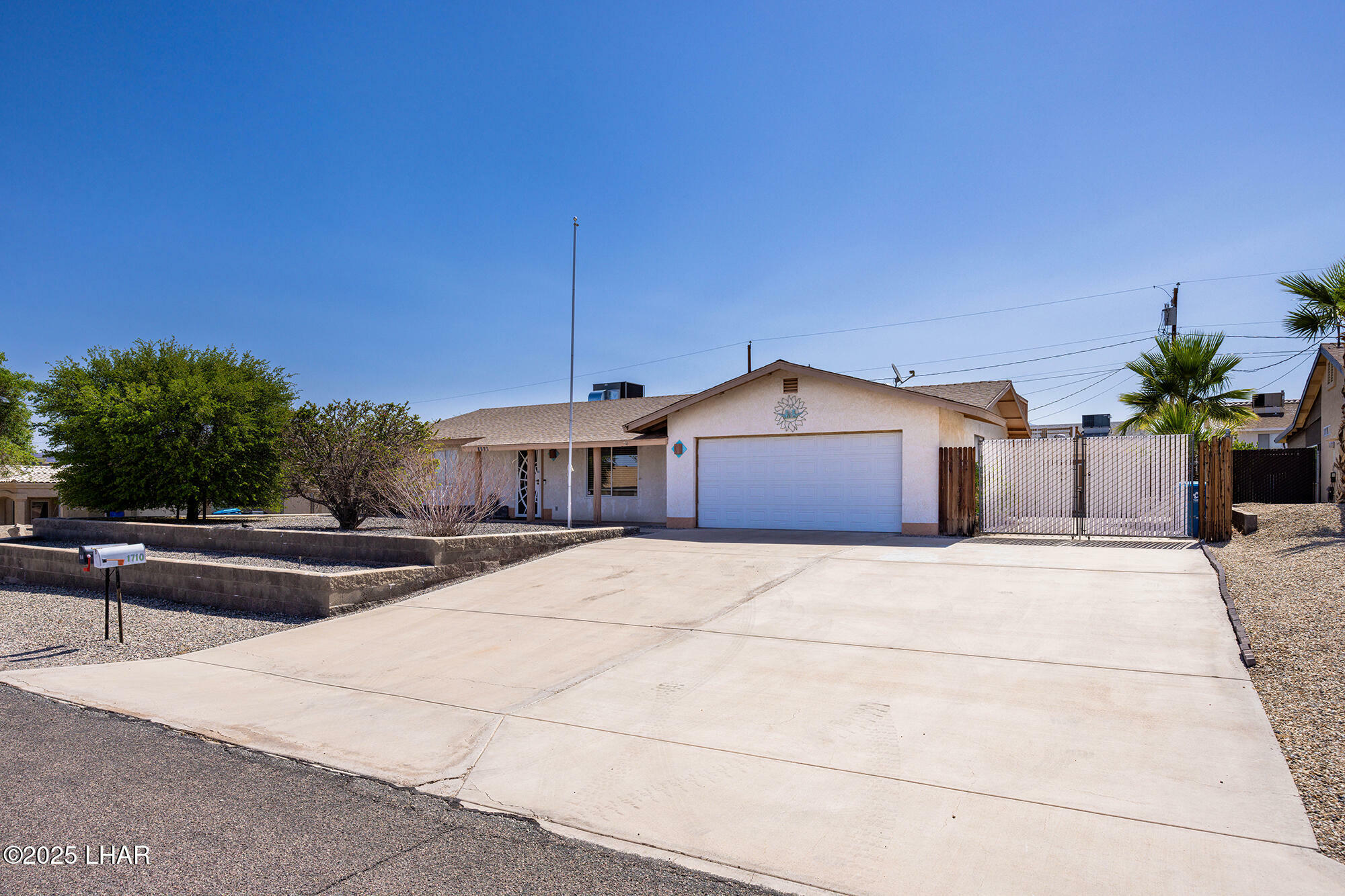 Property Photo: 1710 Outrigger Dr AZ 86404