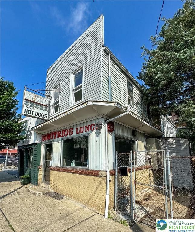 Property Photo: 401 Broadway PA 18015