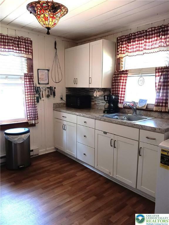 Property Photo: 618 McCabe Lane PA 18353