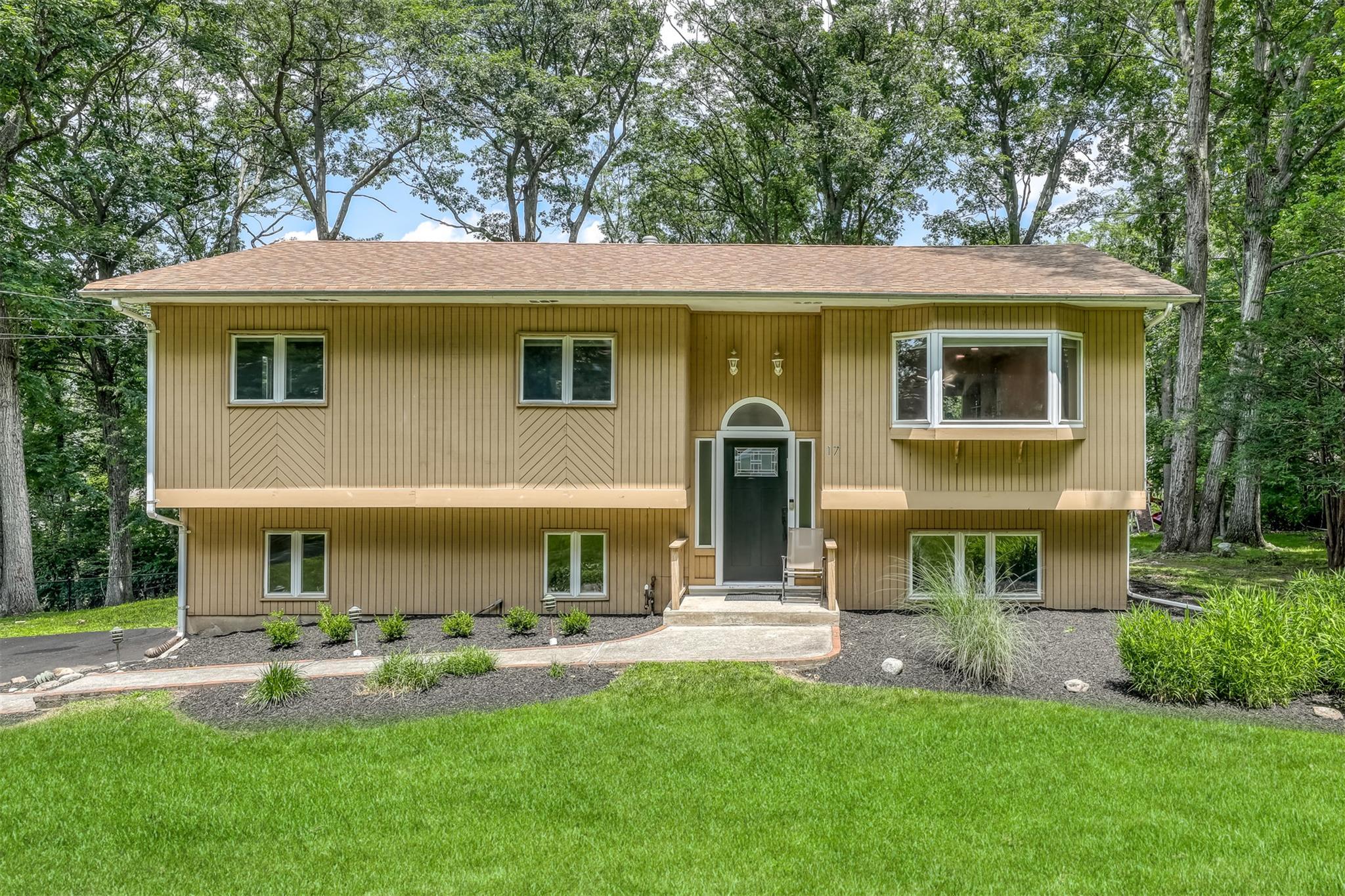17 Onderdonk Road  Suffern NY 10901 photo