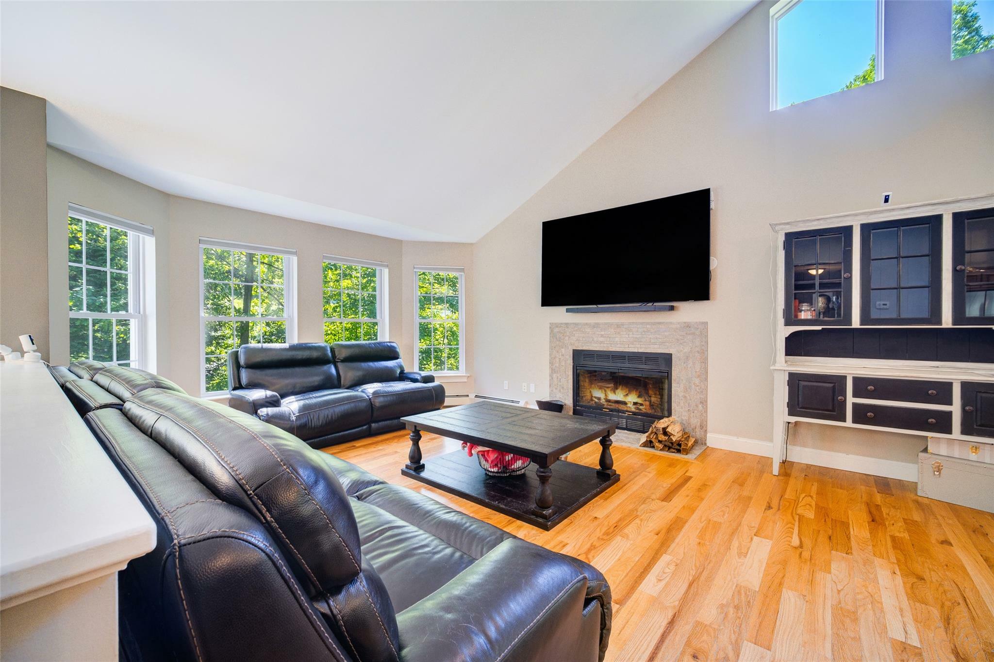 Property Photo:  789 Jackson Avenue  NY 12553 