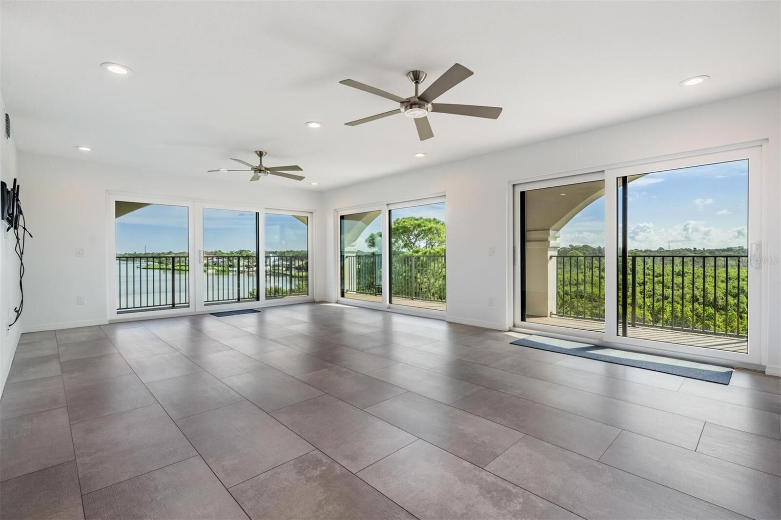 Property Photo: 244 Mariner Drive FL 34689