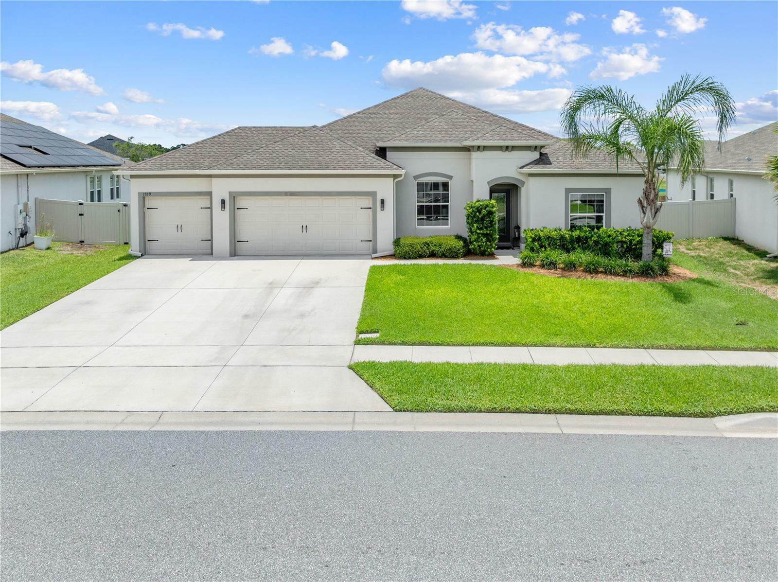 Property Photo: 1789 Chatsworth Circle FL 34771