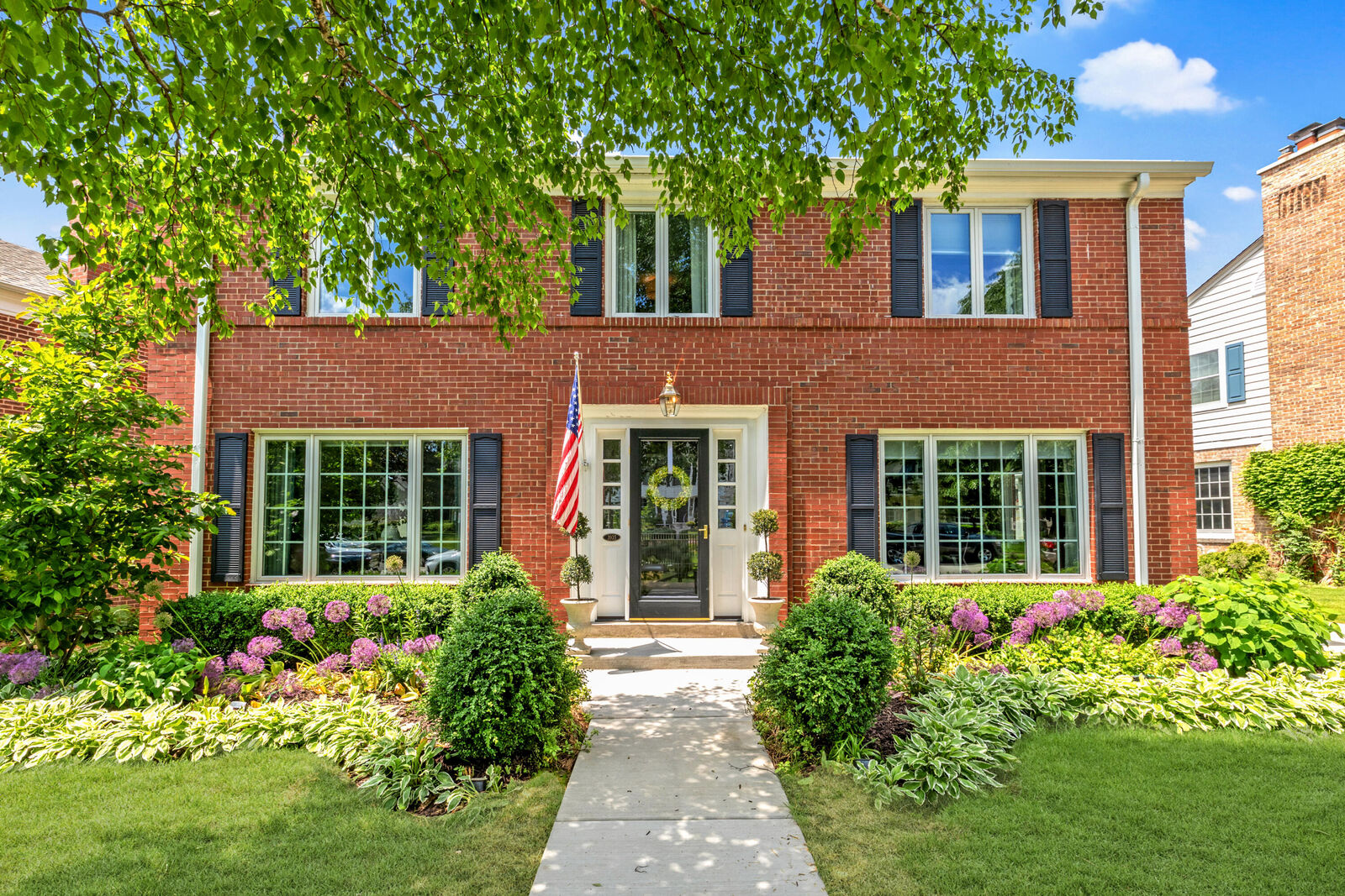 Property Photo:  3935 N Ridgefield Cir  WI 53211 