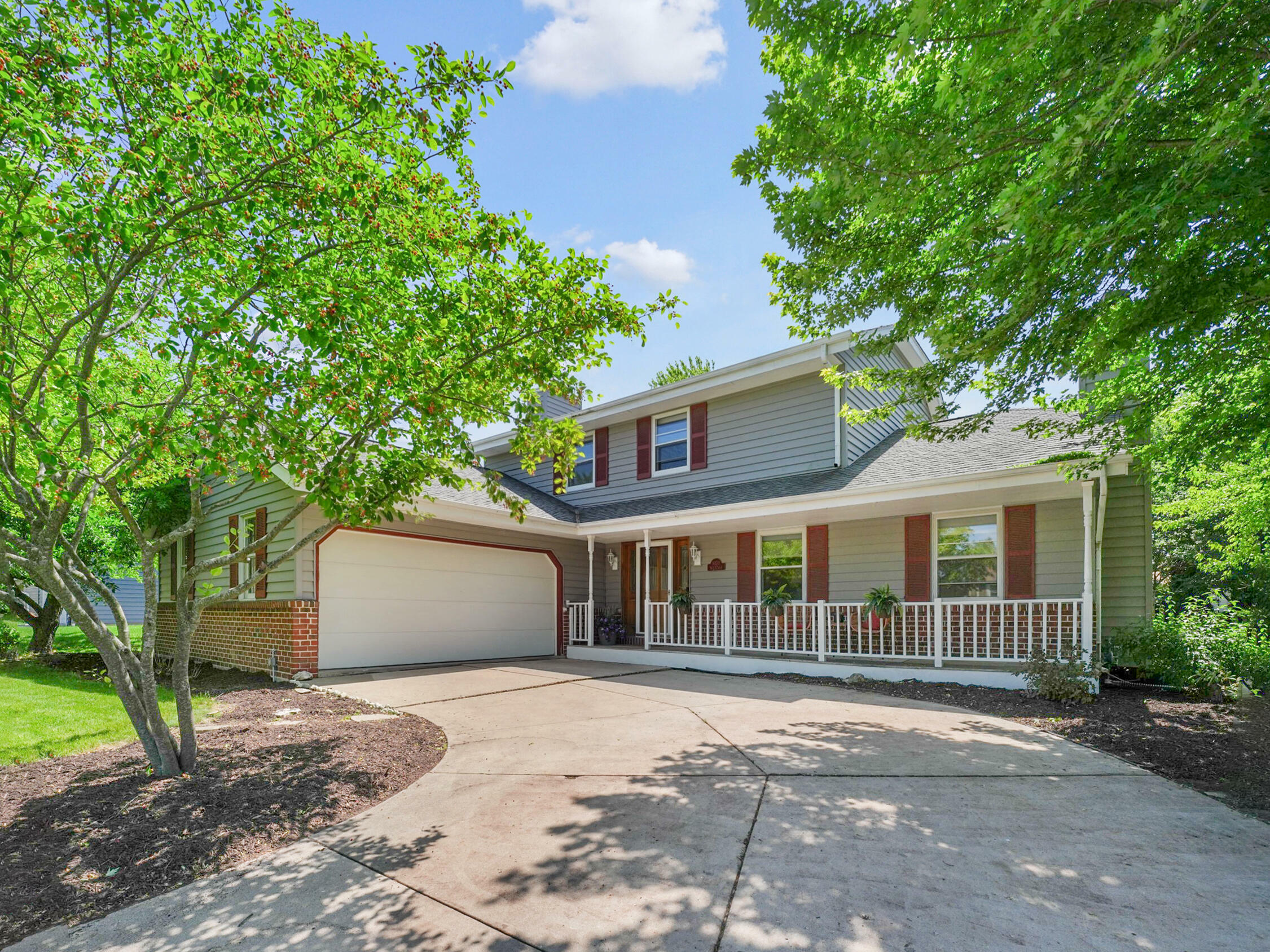 N108w17069 Hawthorne Dr  Germantown WI 53022 photo