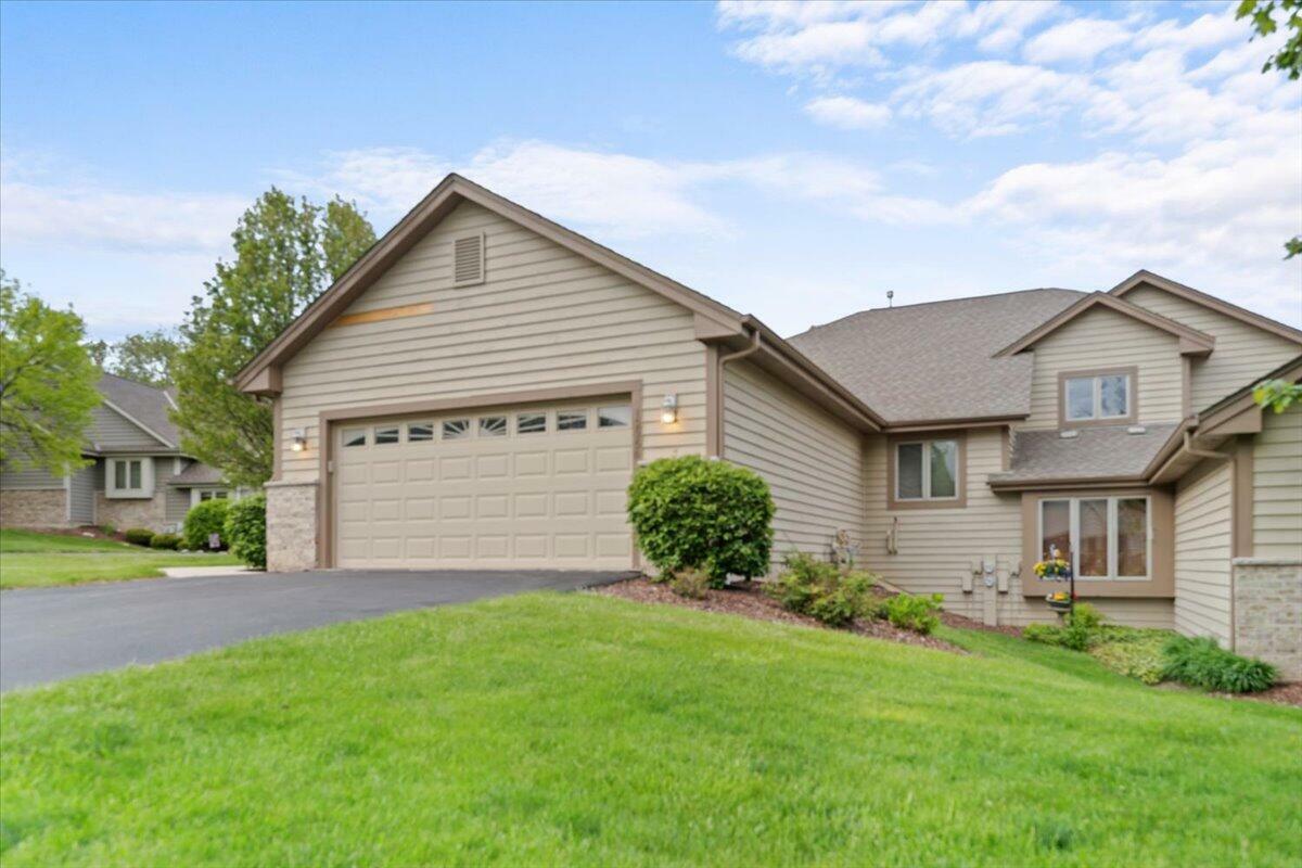 12356 W Waterford Ave  Greenfield WI 53228 photo