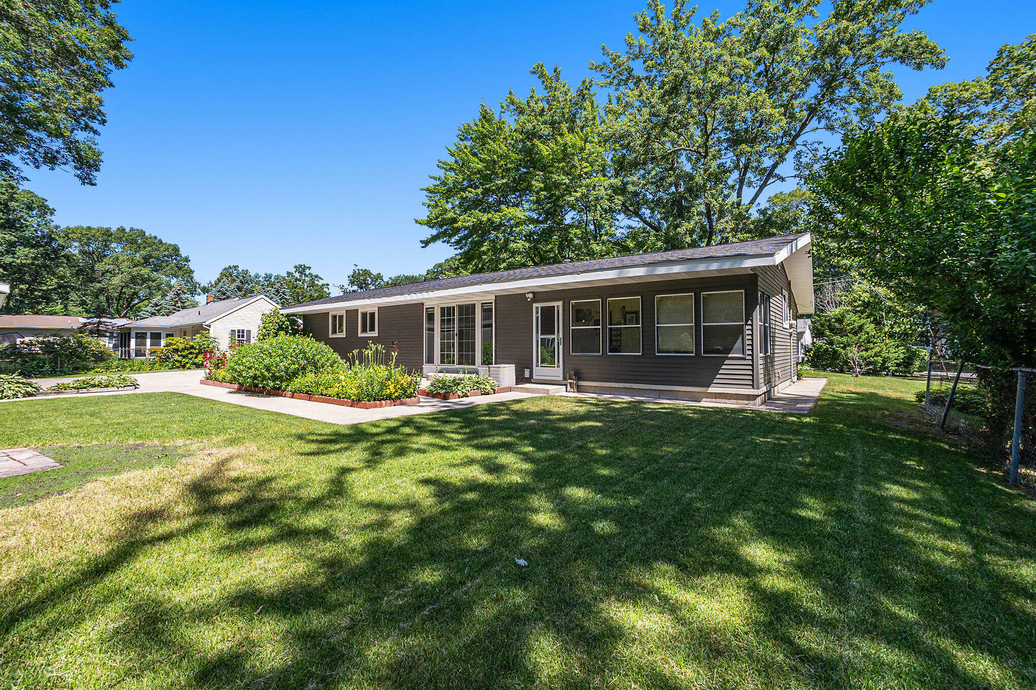 Property Photo:  15142 Echo Court  MI 49456 