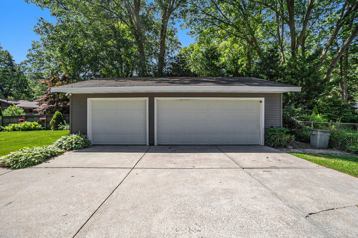 Property Photo:  15142 Echo Court  MI 49456 