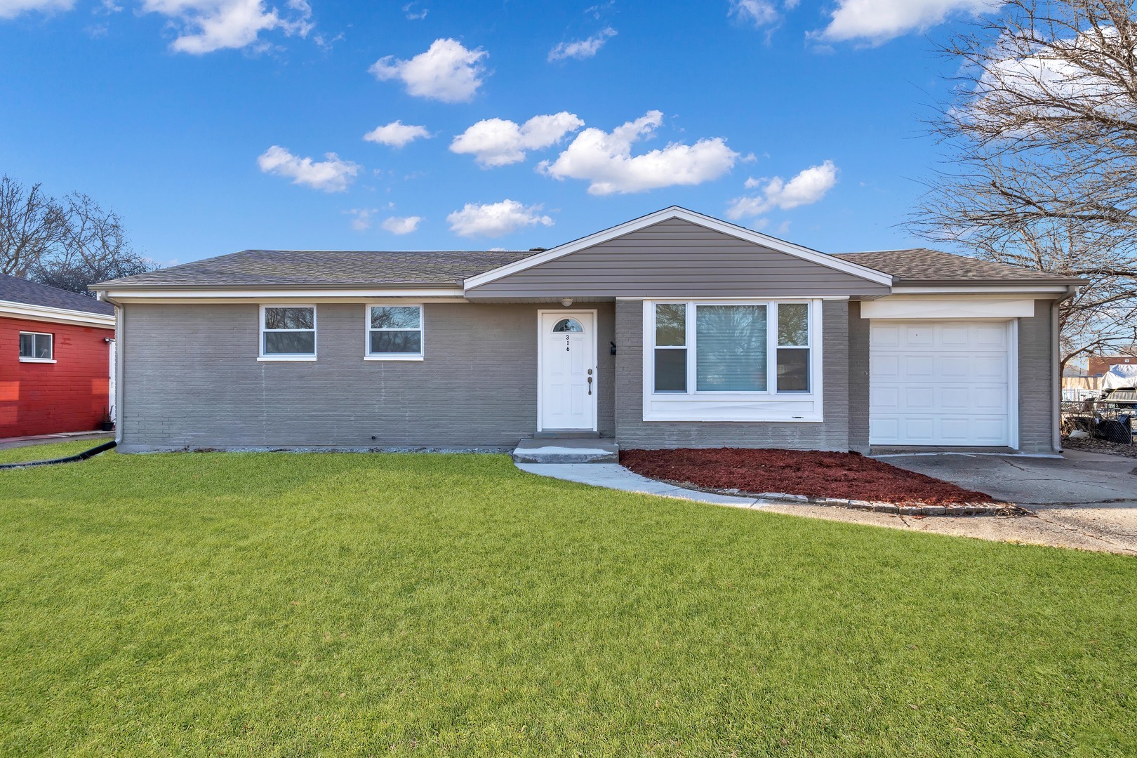 Property Photo: 316 E 24th Street IL 60411