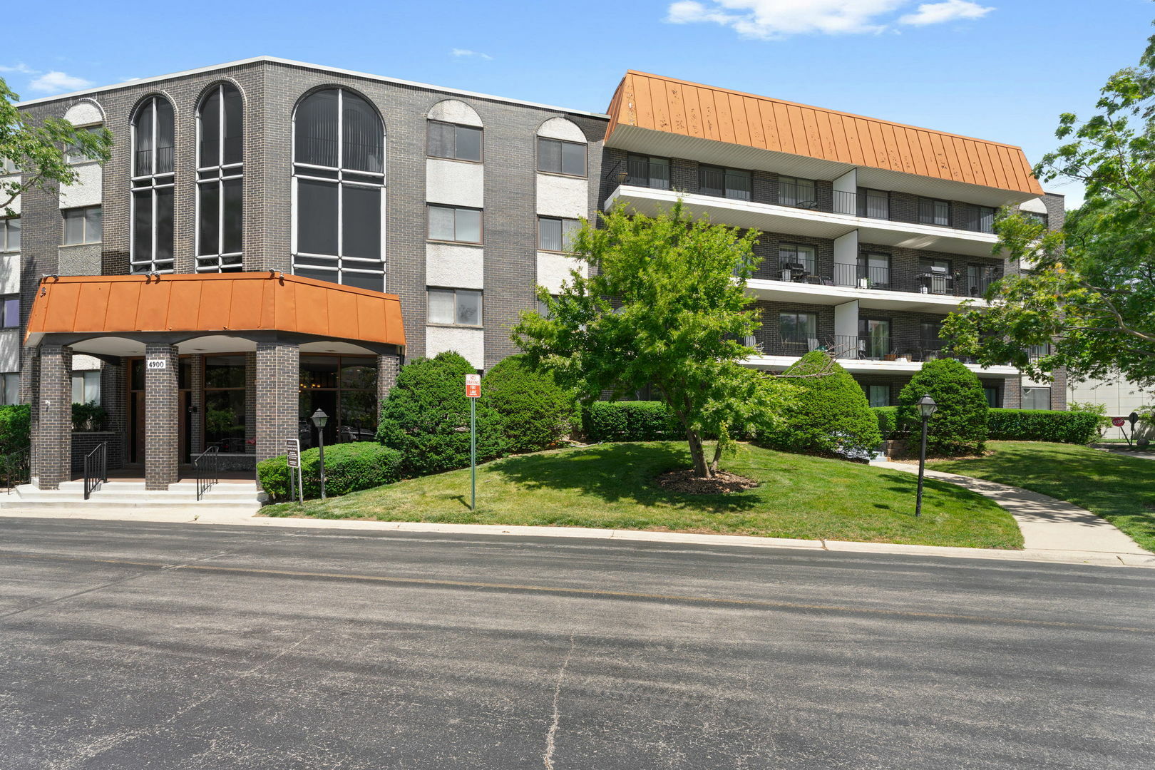 Property Photo: 4900 Foster Street 410 IL 60077