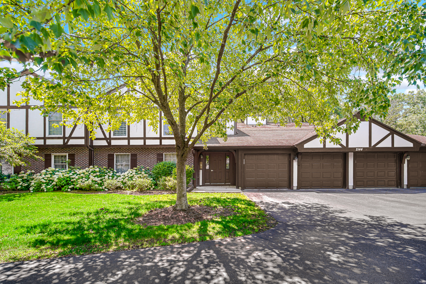 Property Photo: 2144 Berkley Court 101C IL 60565
