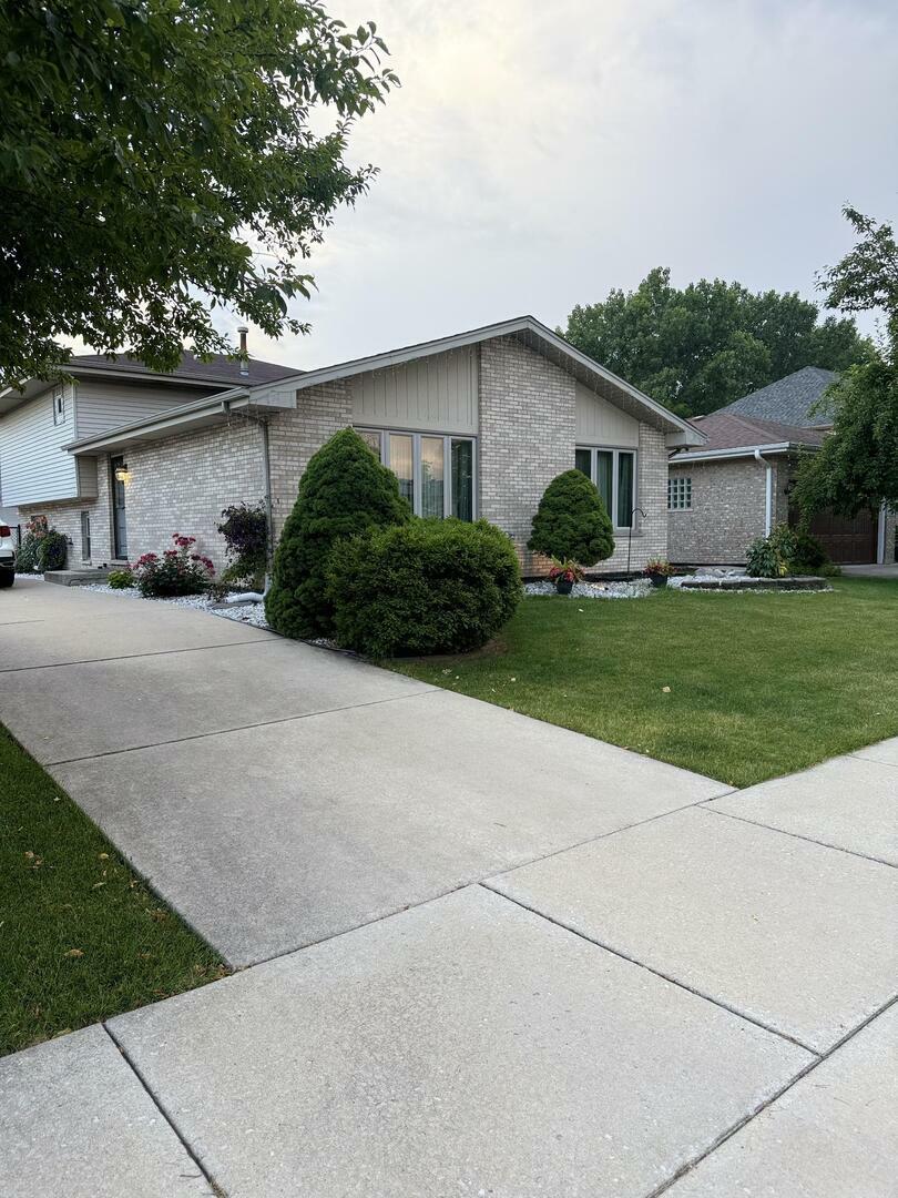 Property Photo: 5335 W 108th Place IL 60453