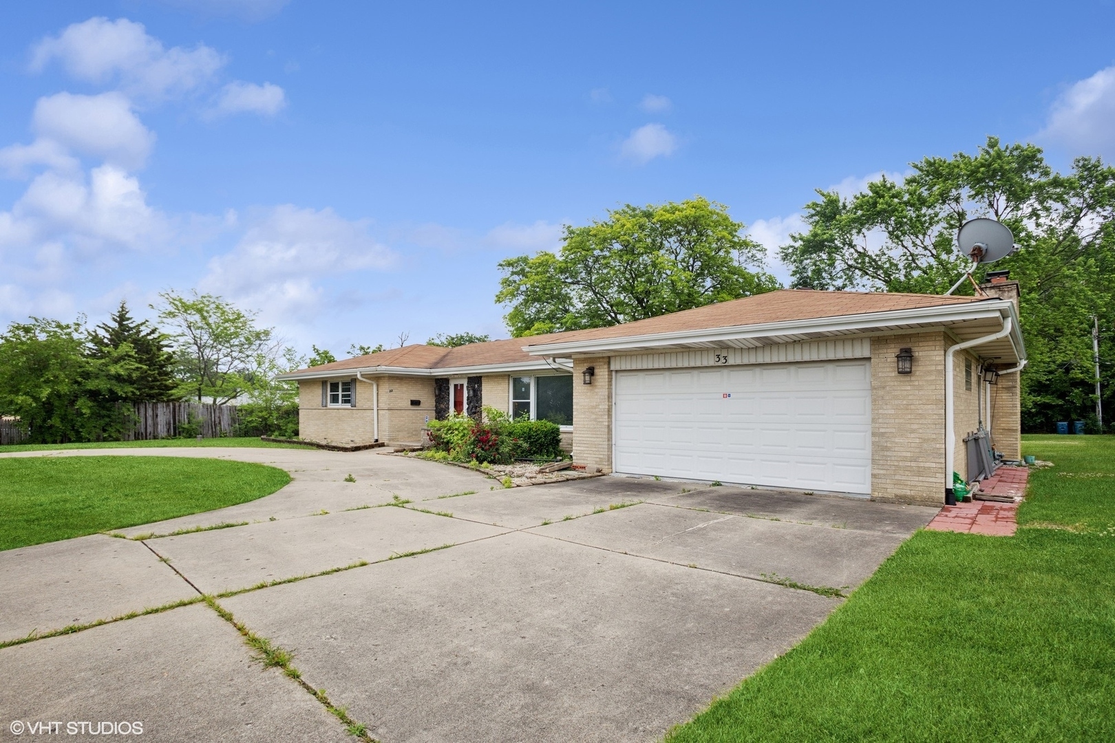 Property Photo: 33 W Wise Road IL 60193