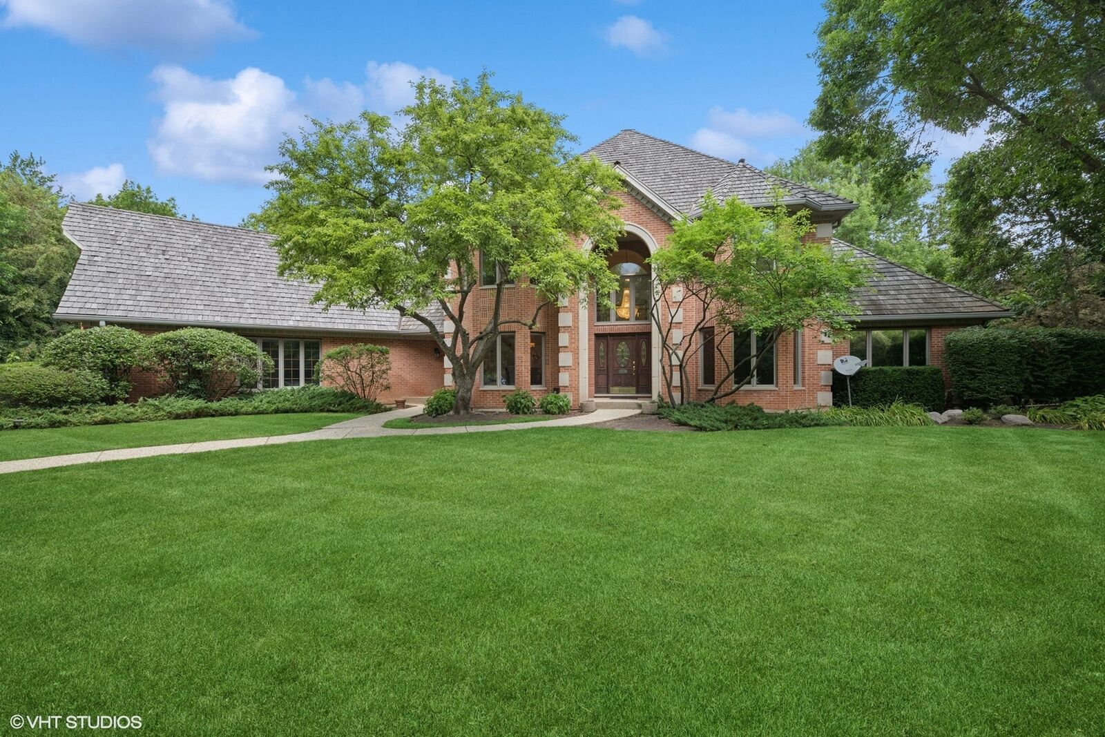 Property Photo: 4498 Hamelton Court IL 60047