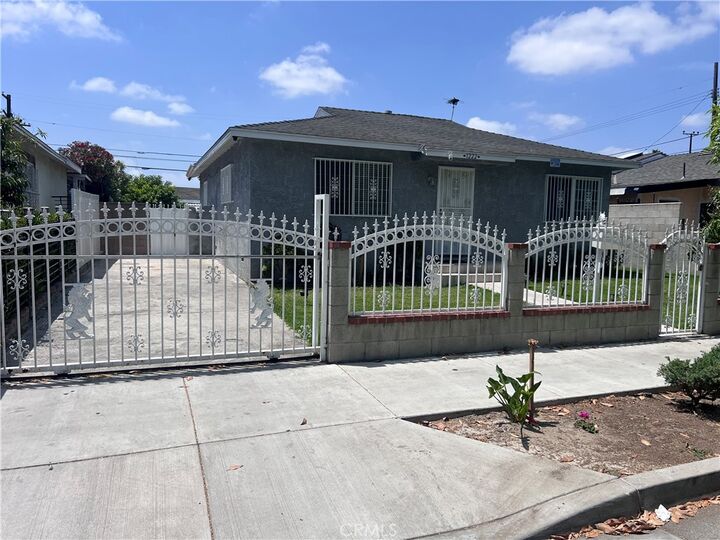 Property Photo:  1222 E 103rd Street  CA 90002 