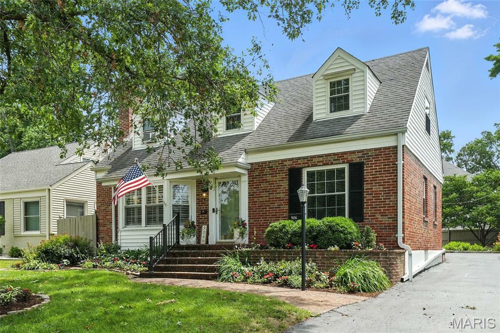 Property Photo: 906 N Taylor Avenue MO 63122