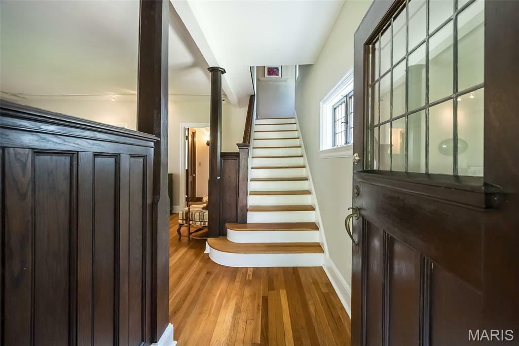 Property Photo: 444 Algonquin Place MO 63119