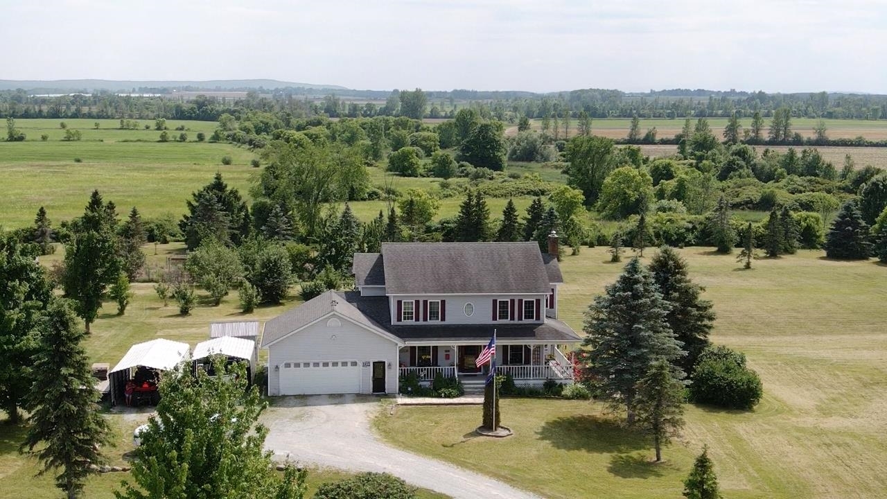 Property Photo: 4455 Lower Newton Road VT 05488