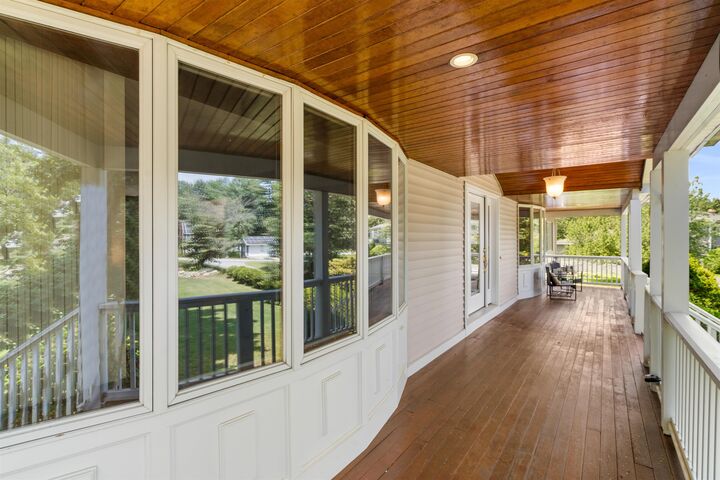 Property Photo:  10 Roy Drive  NH 03051-3538 