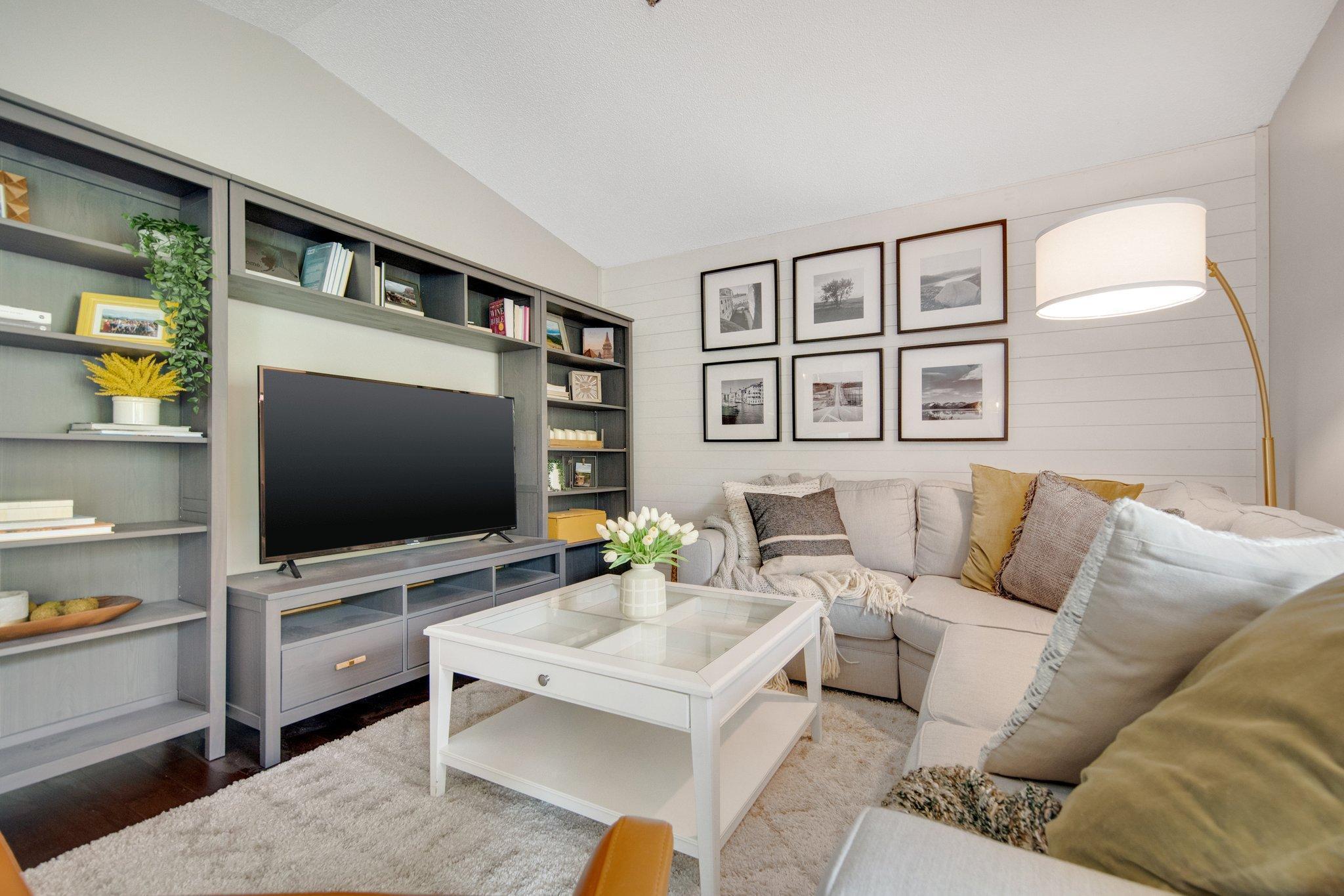 Property Photo: 2130 Ridge Drive 33 MN 55416