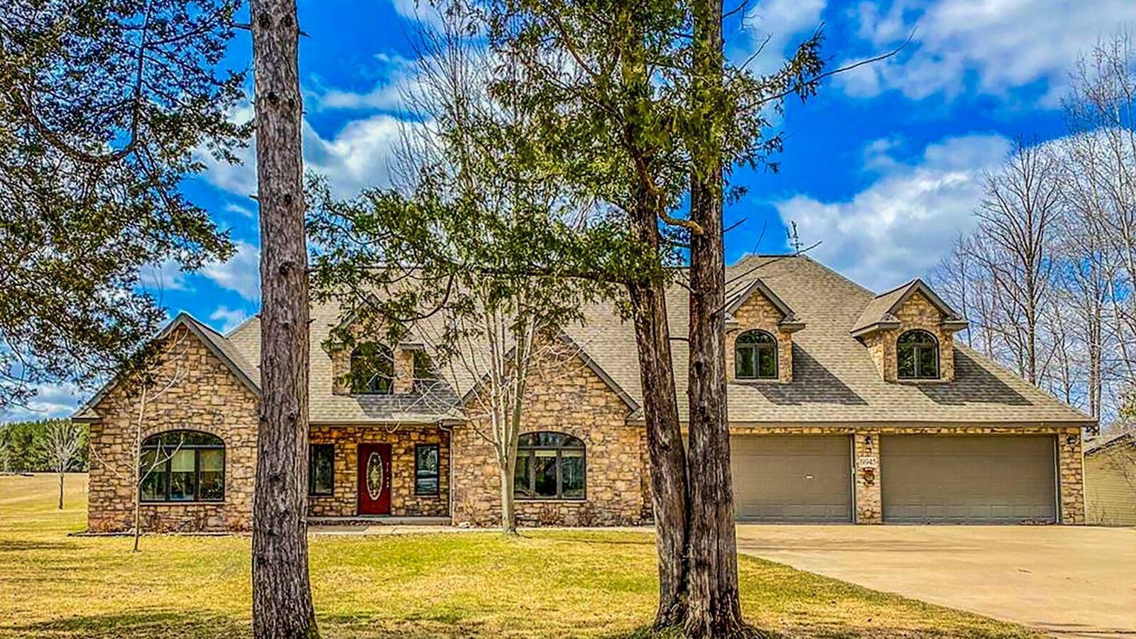 Property Photo:  19945 Edgewater Road  MN 55063 