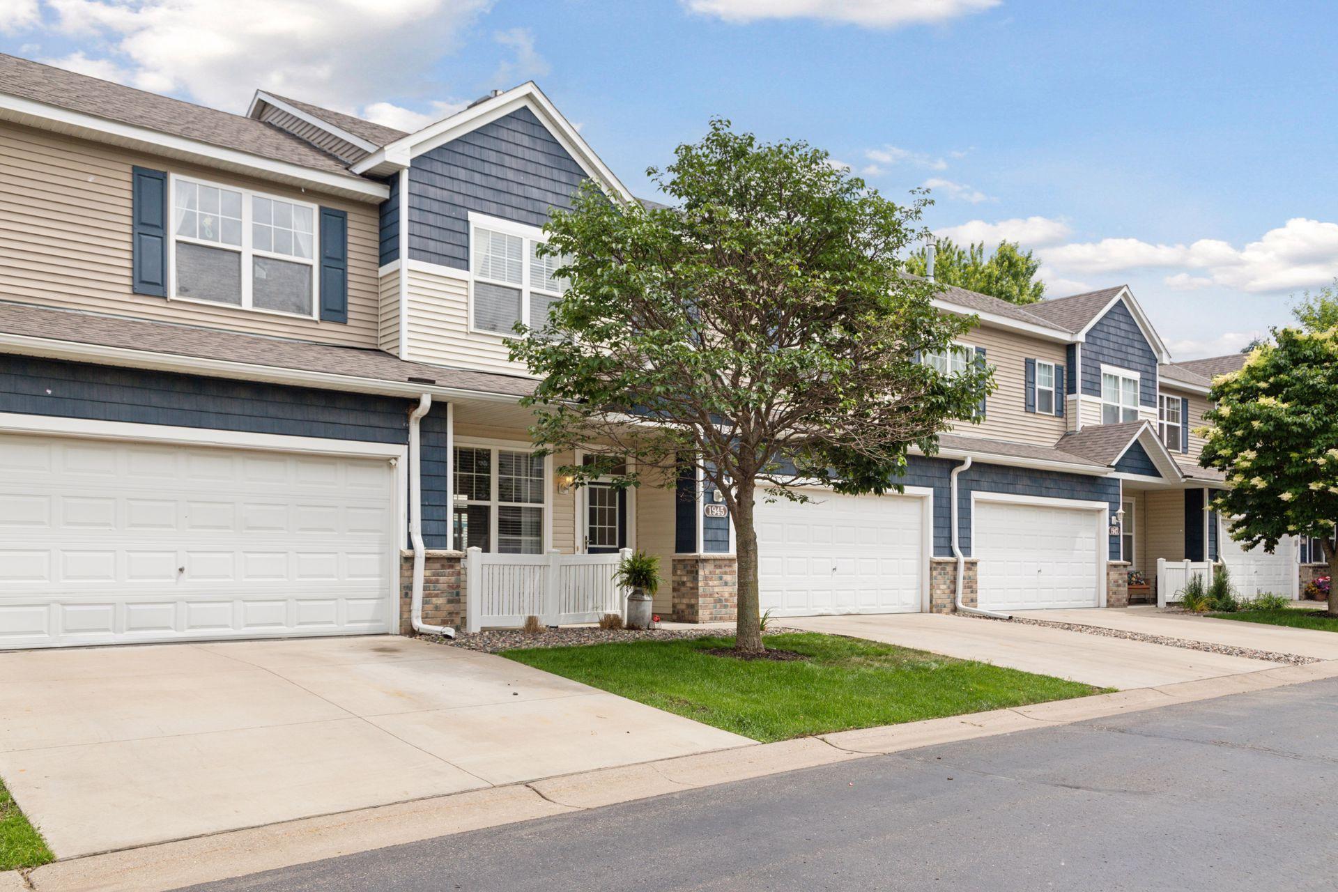 Property Photo:  1945 Sierra Drive 1702  MN 55033 