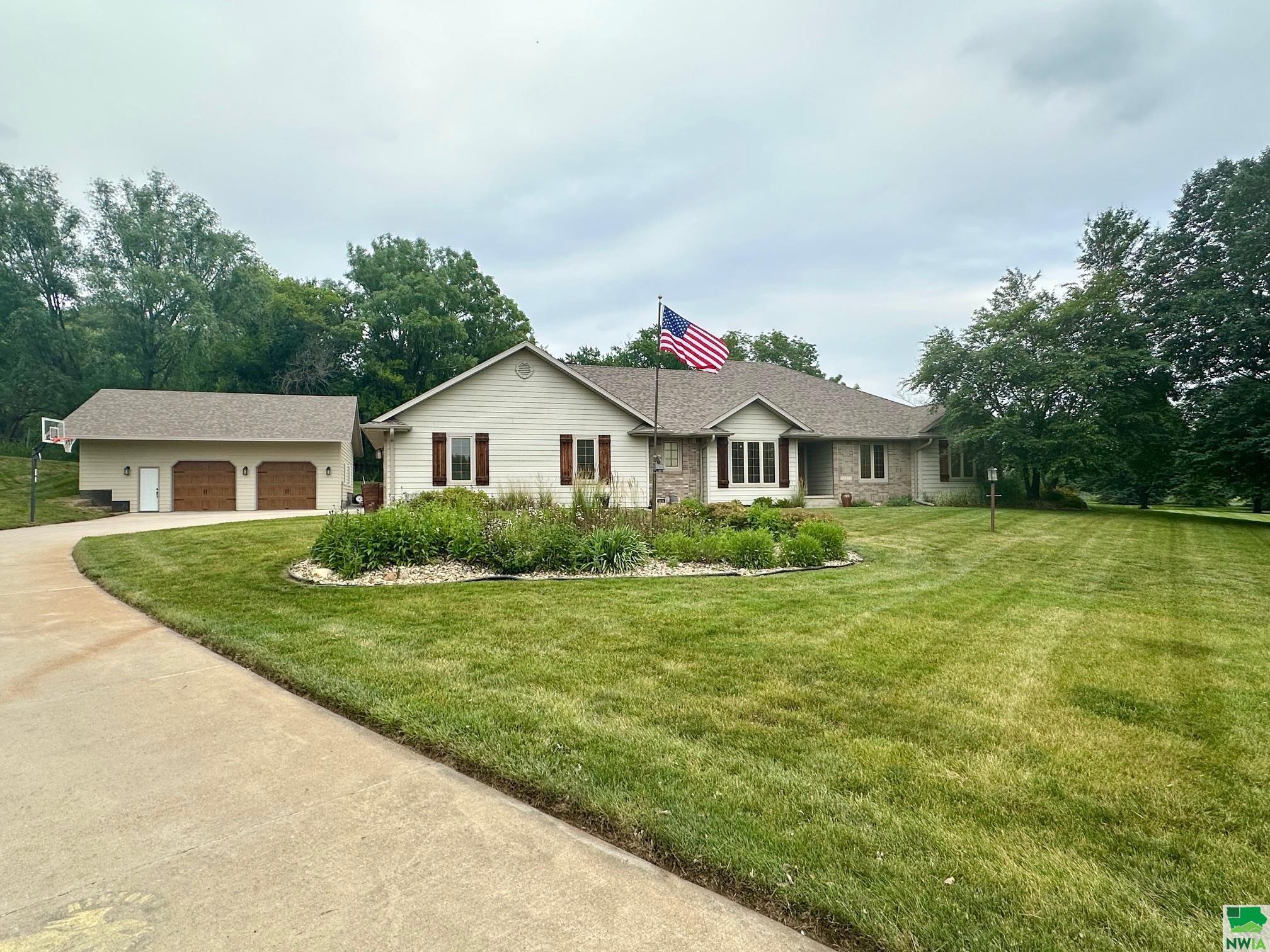 Property Photo: 25273 Corwin Court IA 51108