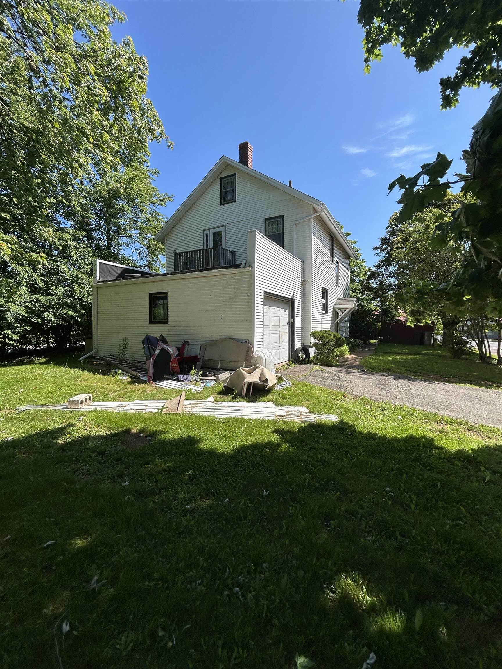 Photo de la propriété: 629 University Avenue PE C1E 1E5