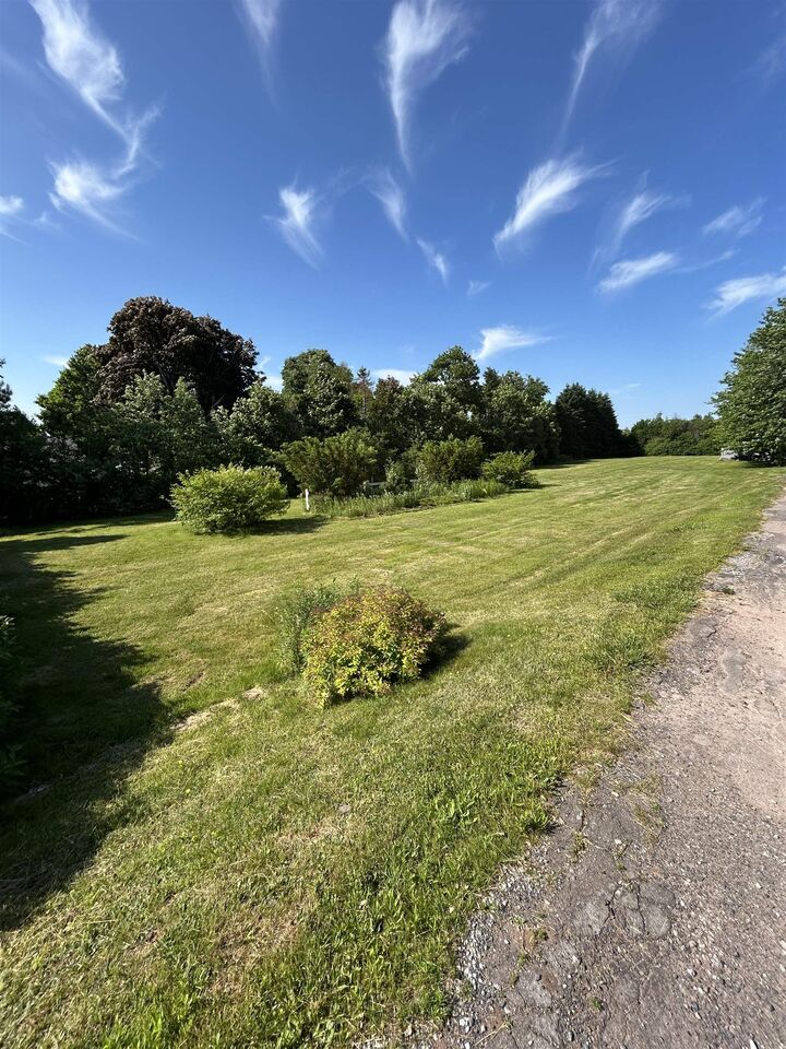 Photo de la propriété: 629 University Avenue PE C1E 1E5