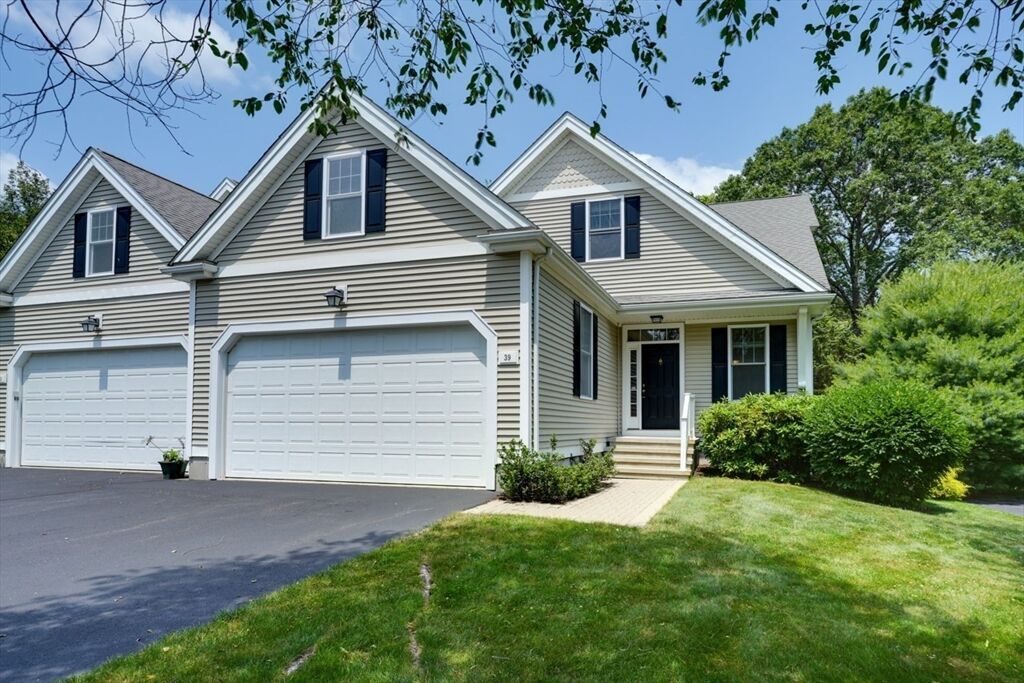 Property Photo:  39 Balancing Rock Dr 39  MA 01746 