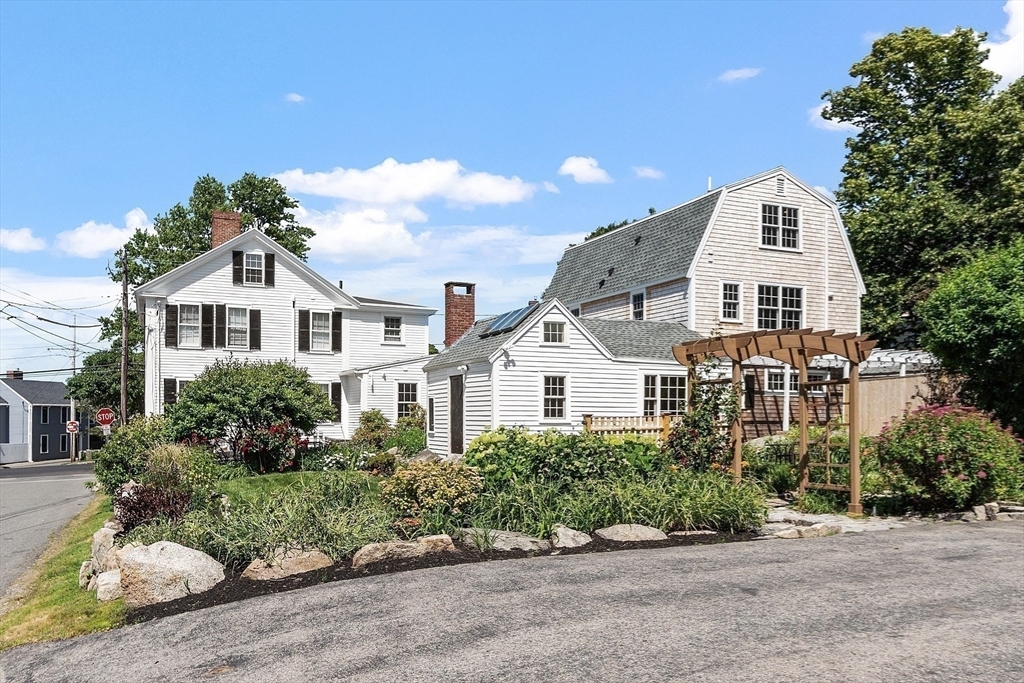 Property Photo: 10 Mt Pleasant Street C MA 01966