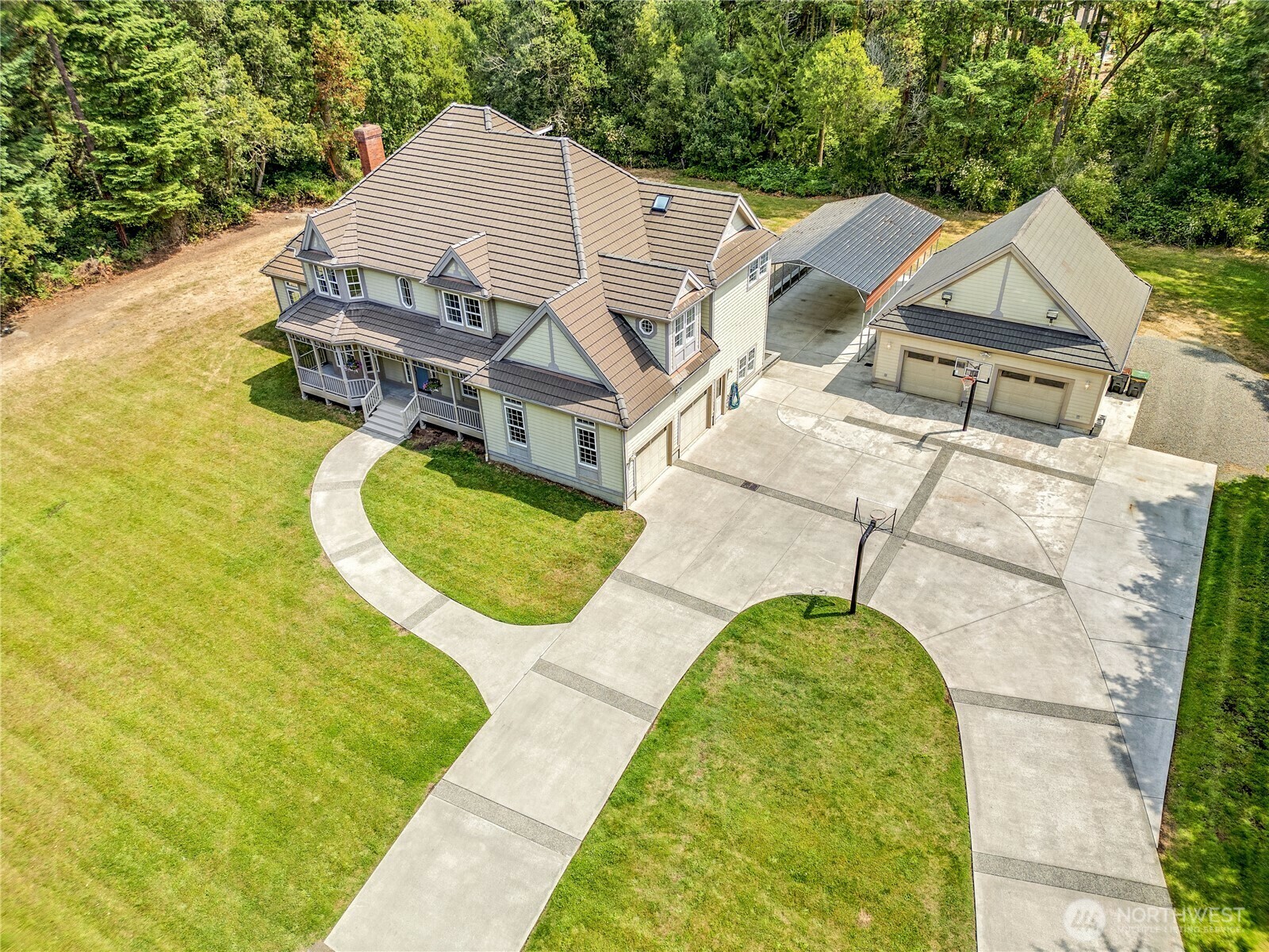 Property Photo: 2800 Cliff Street WA 98368