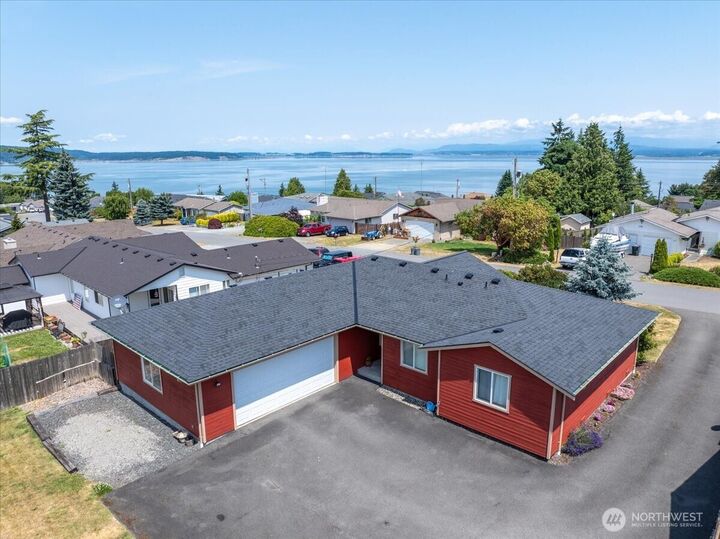 Property Photo: 1890 Edgewood Drive WA 98282