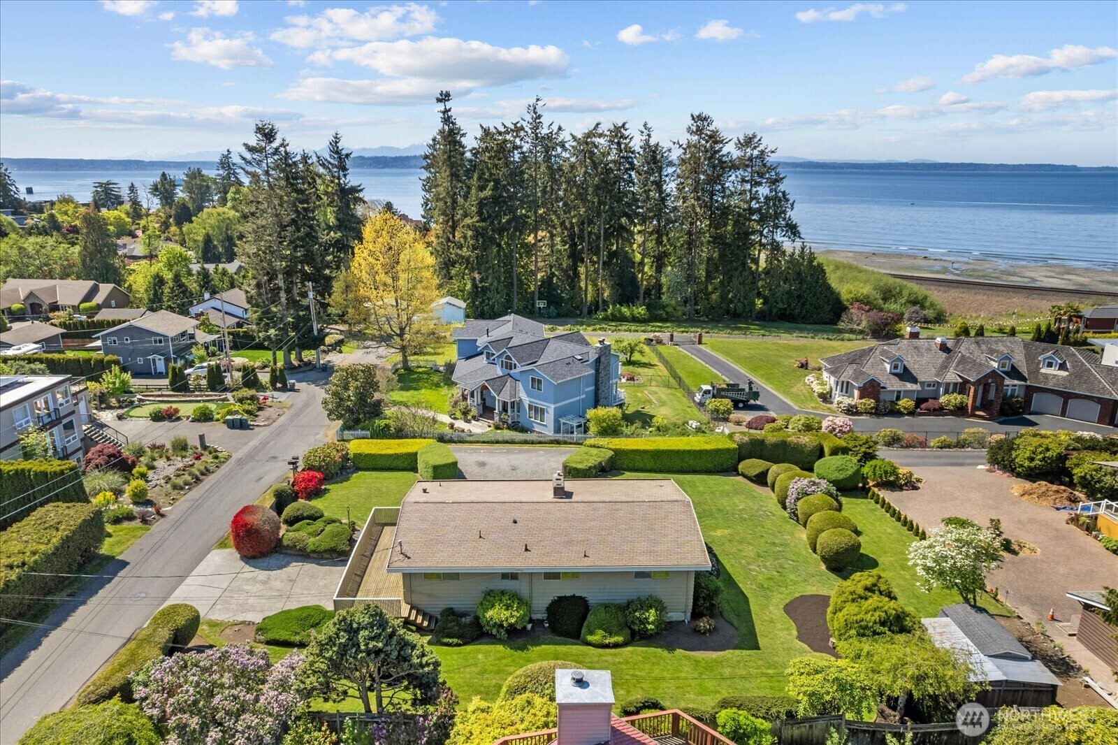 Property Photo: 731 Melody Lane WA 98020