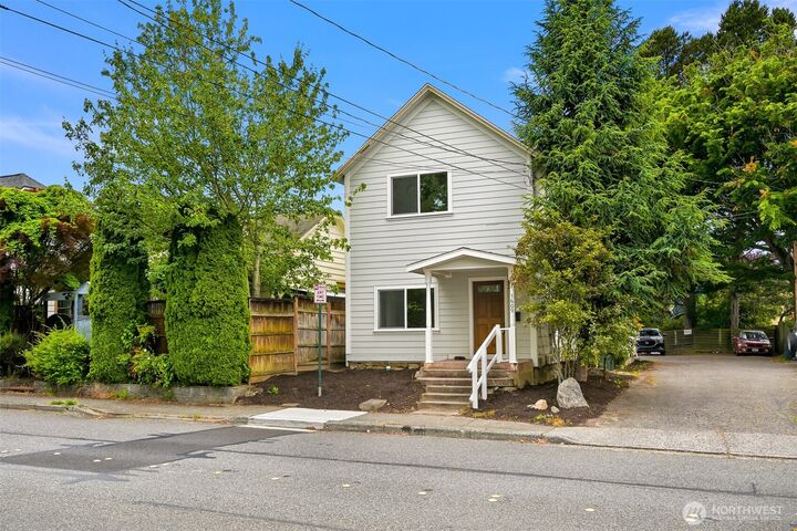 1609  F Street  Bellingham WA 98225 photo