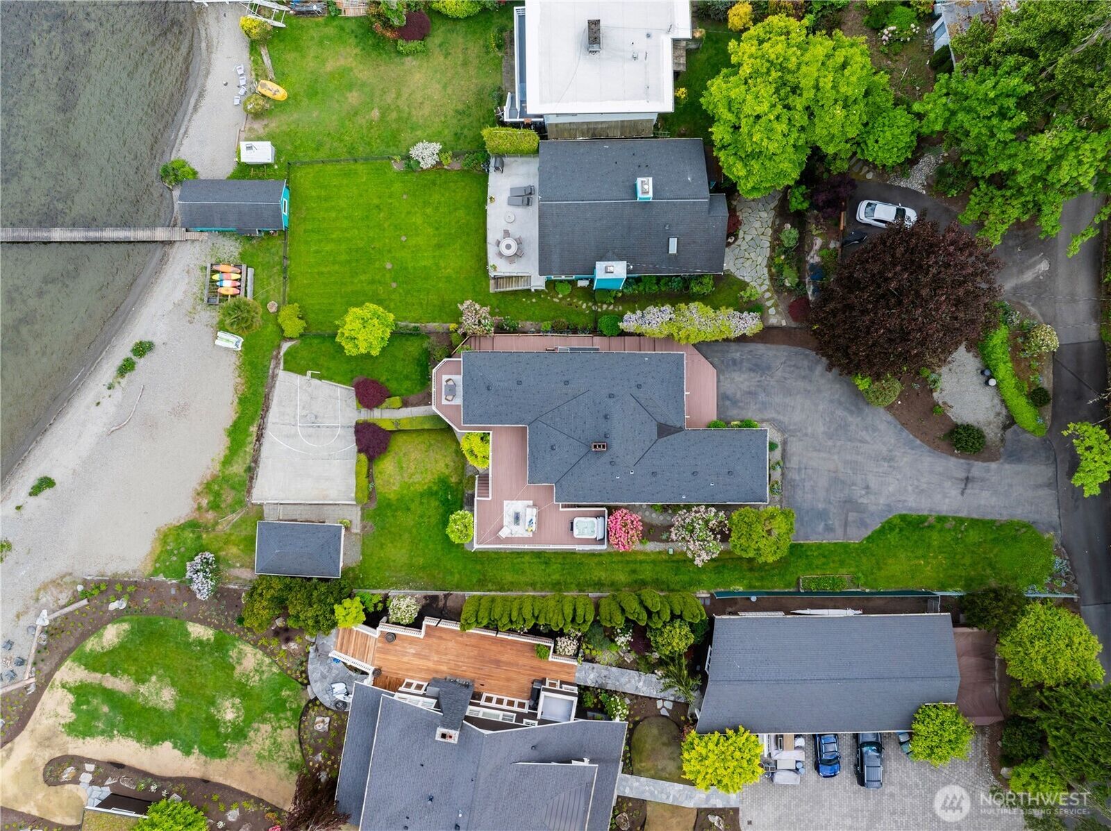 Property Photo:  408 W Lake Sammamish Parkway SE  WA 98008 