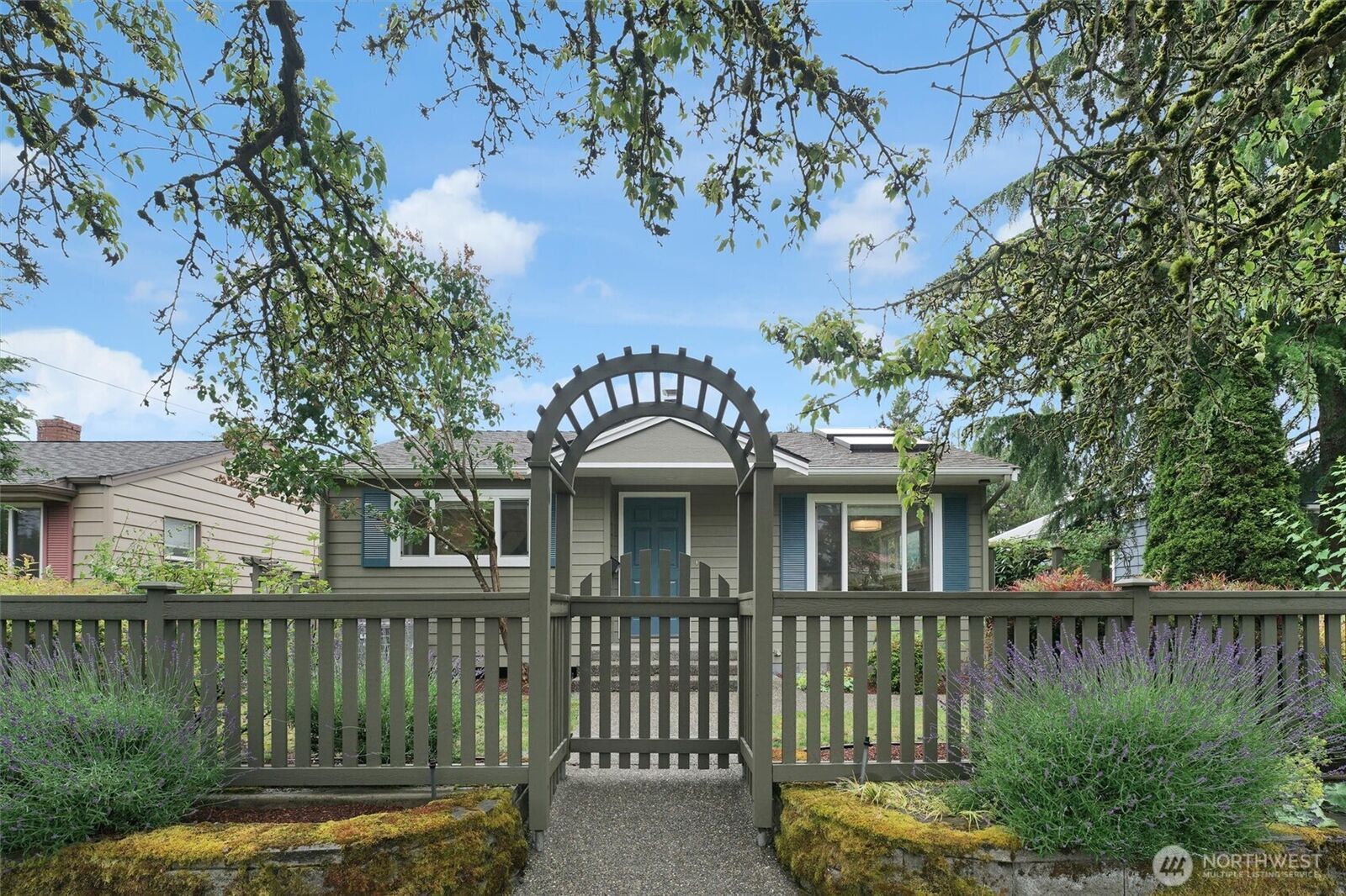 Property Photo:  8410  9th Avenue SW  WA 98106 