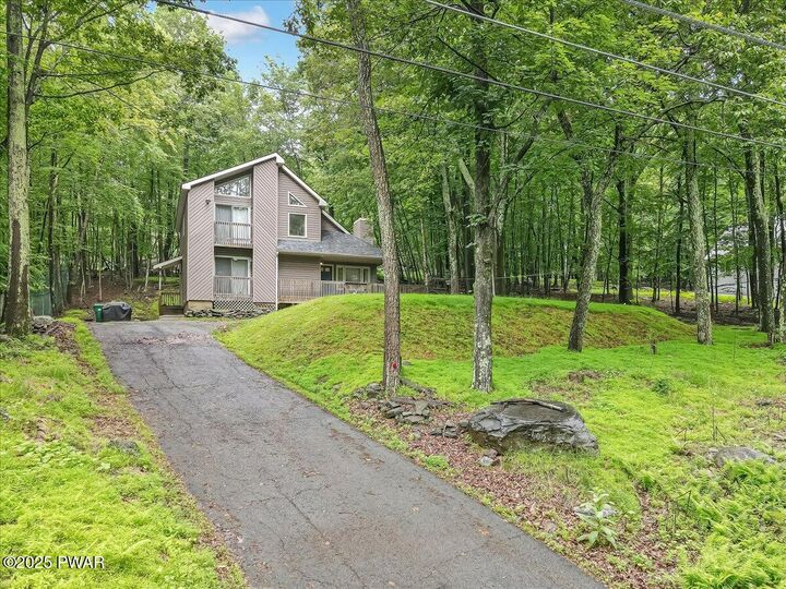 Property Photo:  102 Keystone Court  PA 18328 