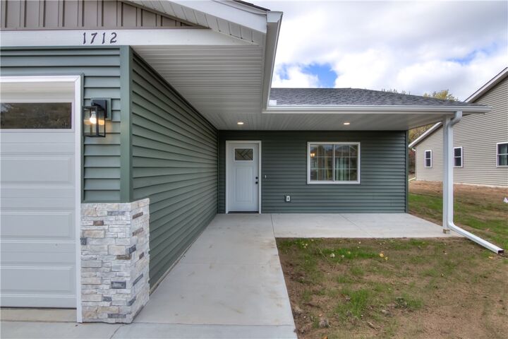 Property Photo:  1712 Dorret Road  WI 54703 