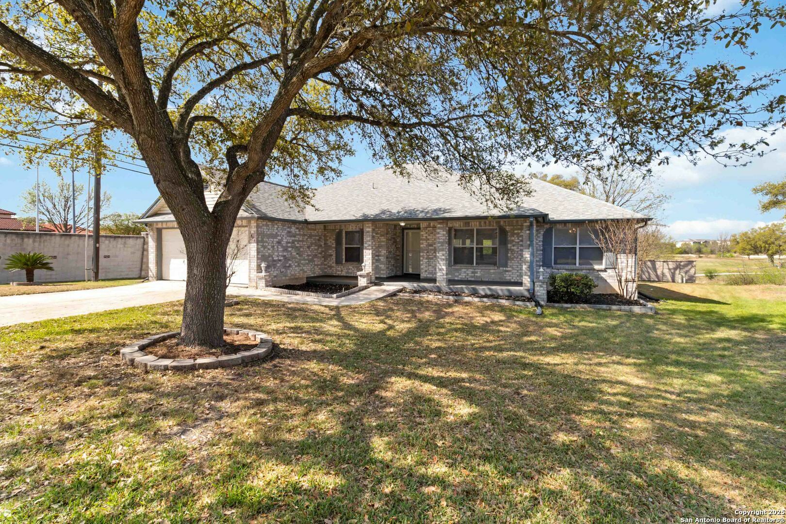Property Photo: 7403 Legend Point TX 78244