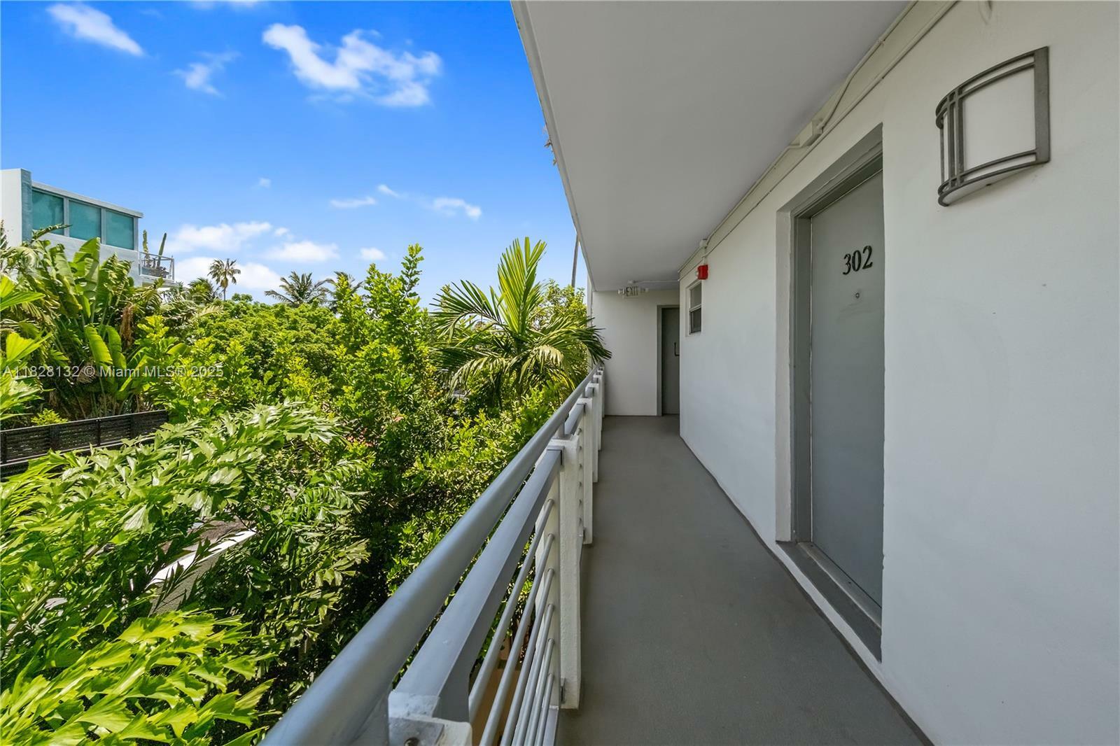 Property Photo: 716 Michigan Ave 302 FL 33139