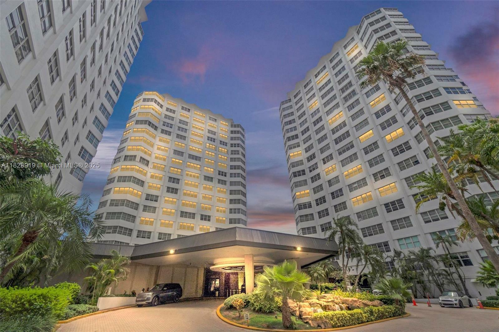 Property Photo:  905 Brickell Bay Dr 1823  FL 33131 
