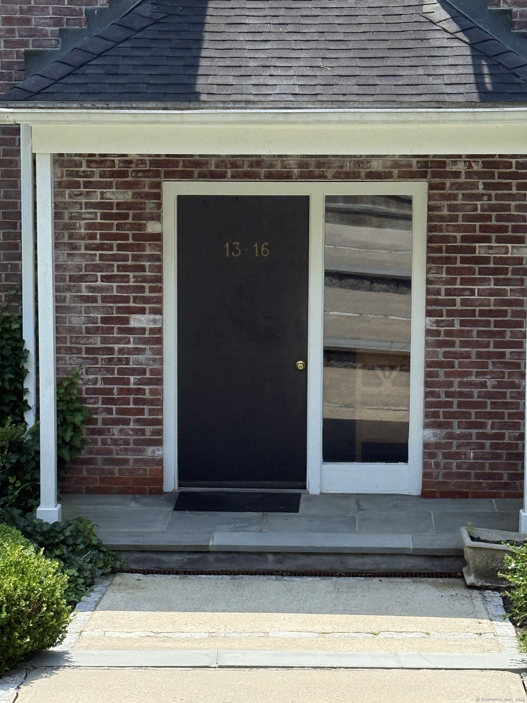 Property Photo: 13 Hills Lane 13 CT 06880