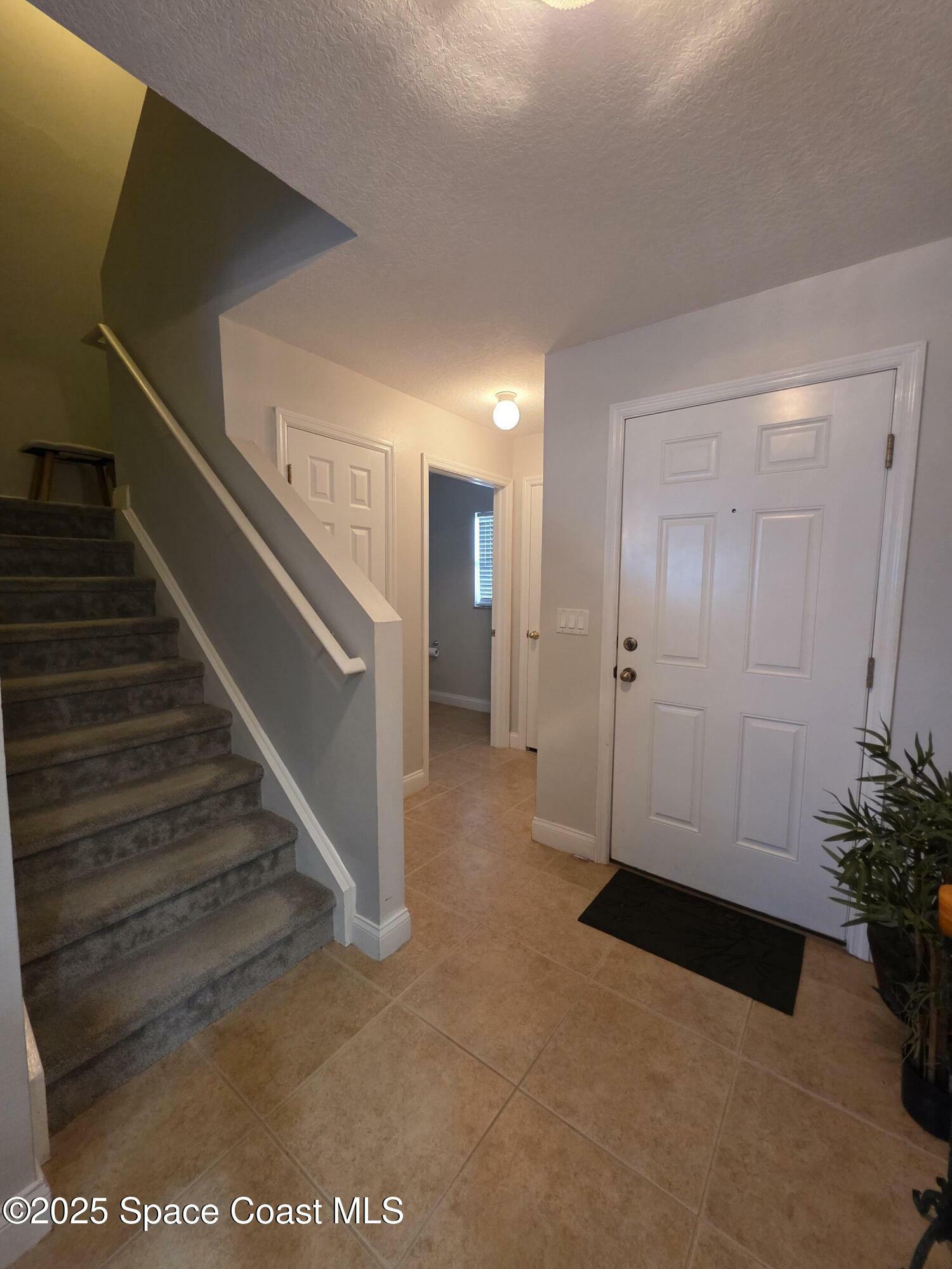Property Photo: 1585 Par Court FL 32966