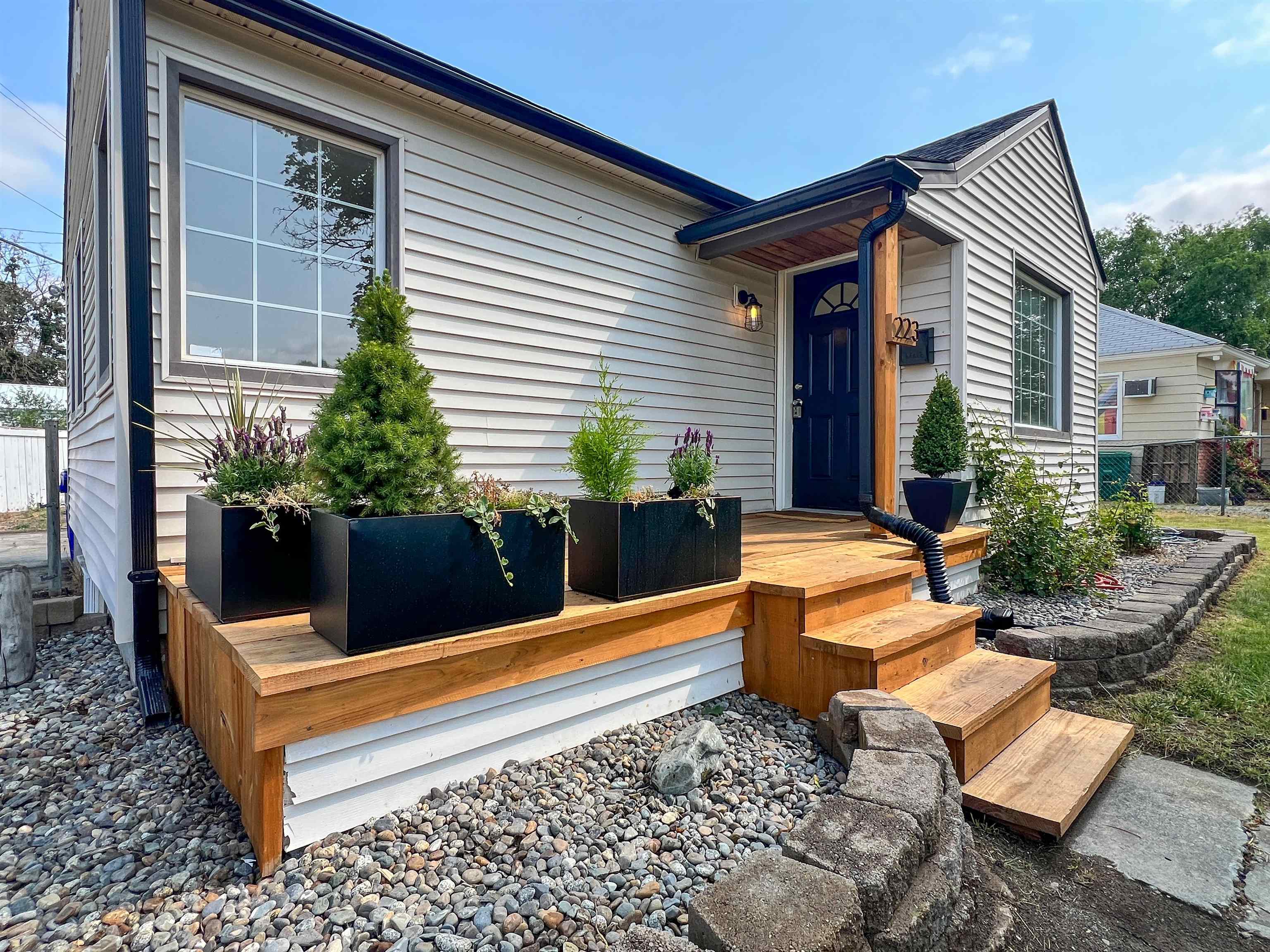 Property Photo: 223 E Graves Rd WA 99218