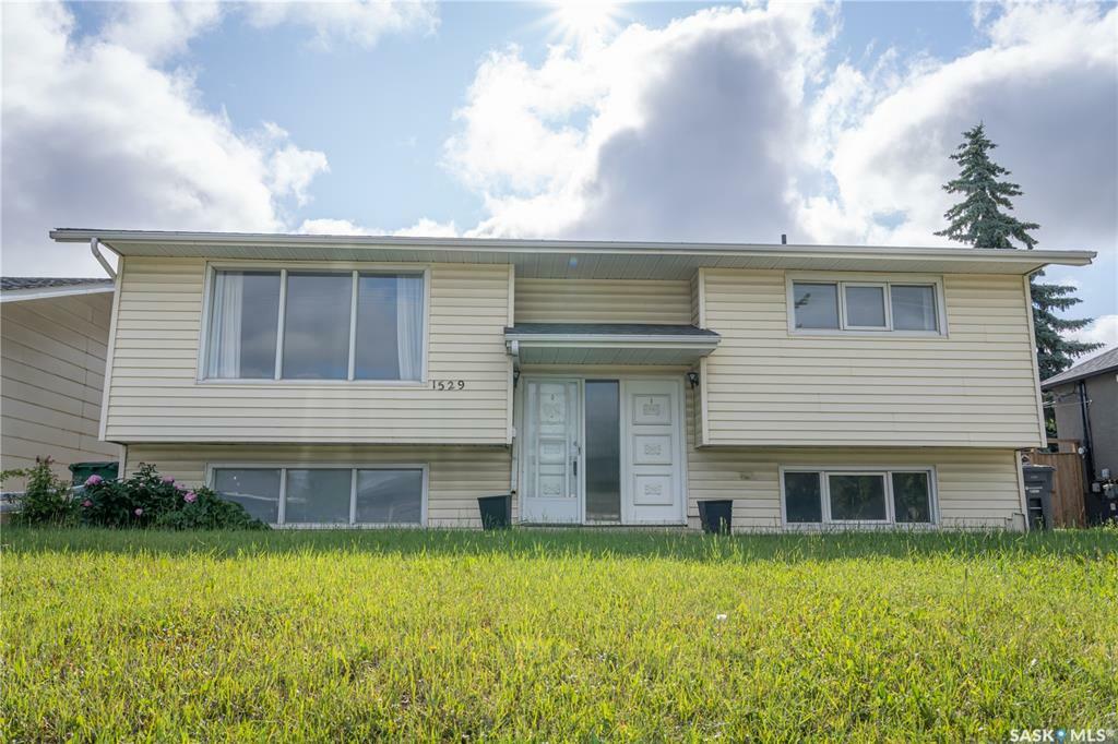 1529 Central Avenue  Saskatoon SK S7N 2H3 photo