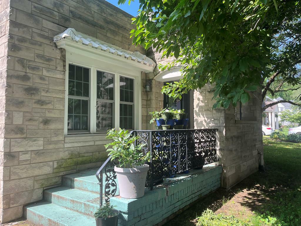 Property Photo: 118 5th St OH 45601